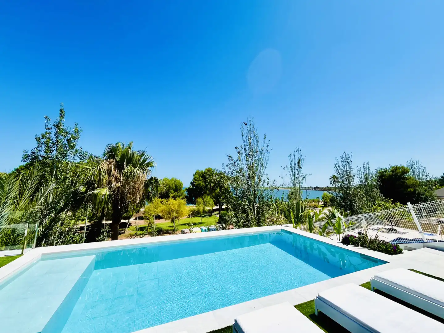Piscina de Casa o xalet en venda en L'Ampolla amb Aire condicionat, Calefacció i Jardí privat