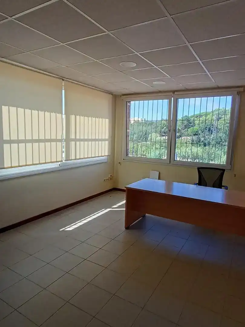 Office for rent in Blanes  with Air Conditioner, Heating and Furnished