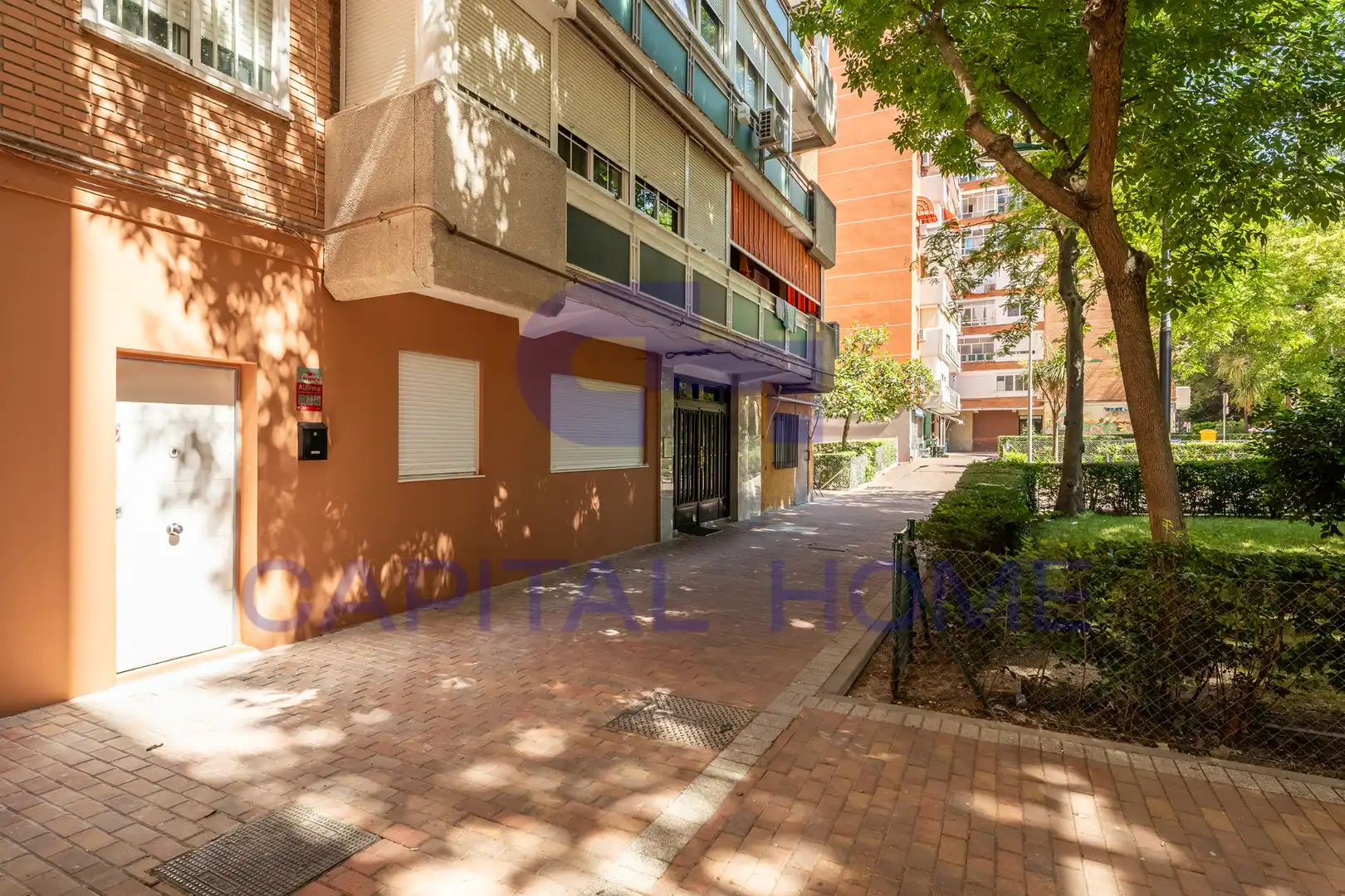 Exterior view of Flat for sale in Fuenlabrada  with Alarm