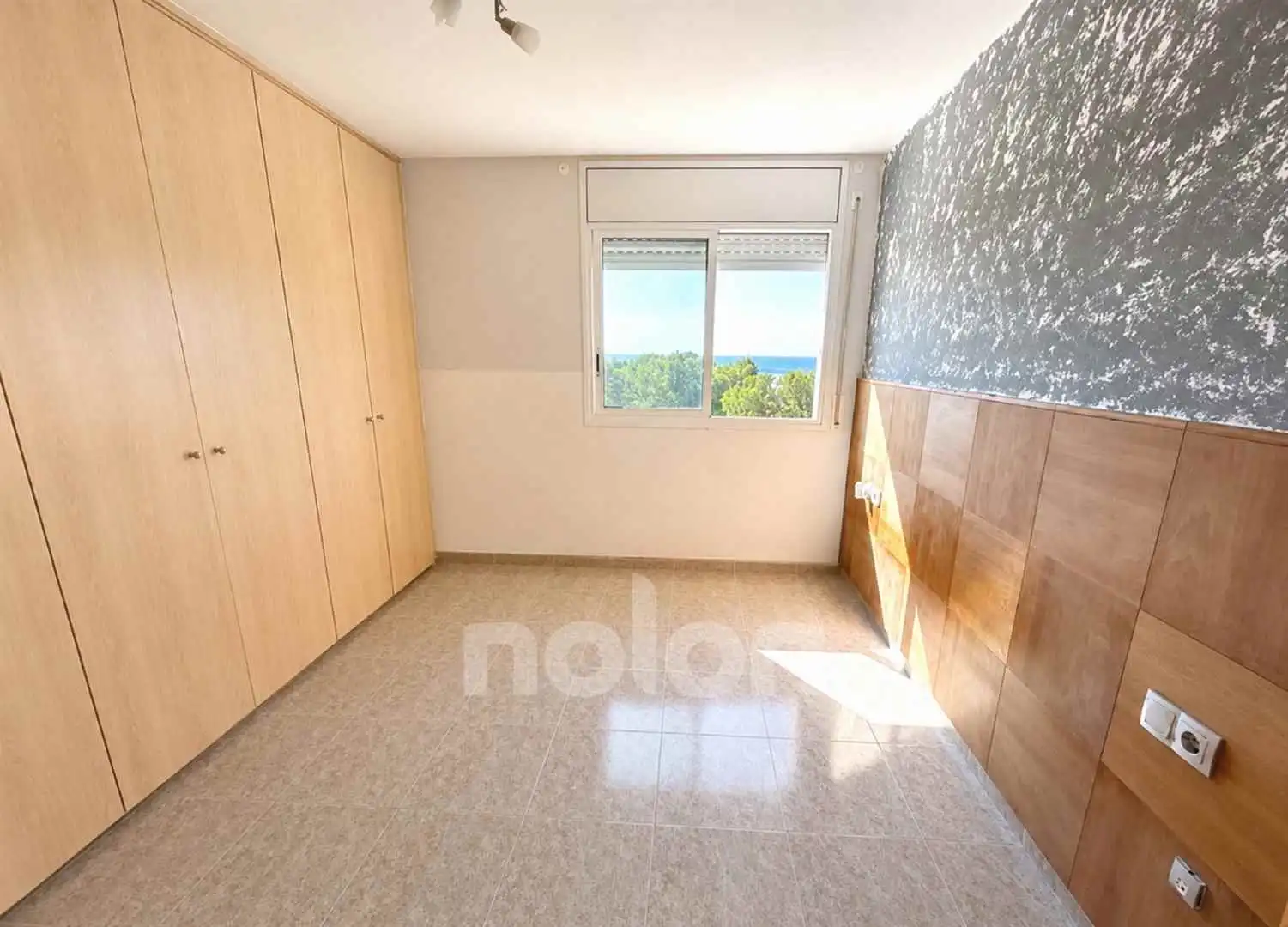 Dormitori de Apartament en venda en Mont-roig del Camp amb Forn, Balcó i Piscina comunitària