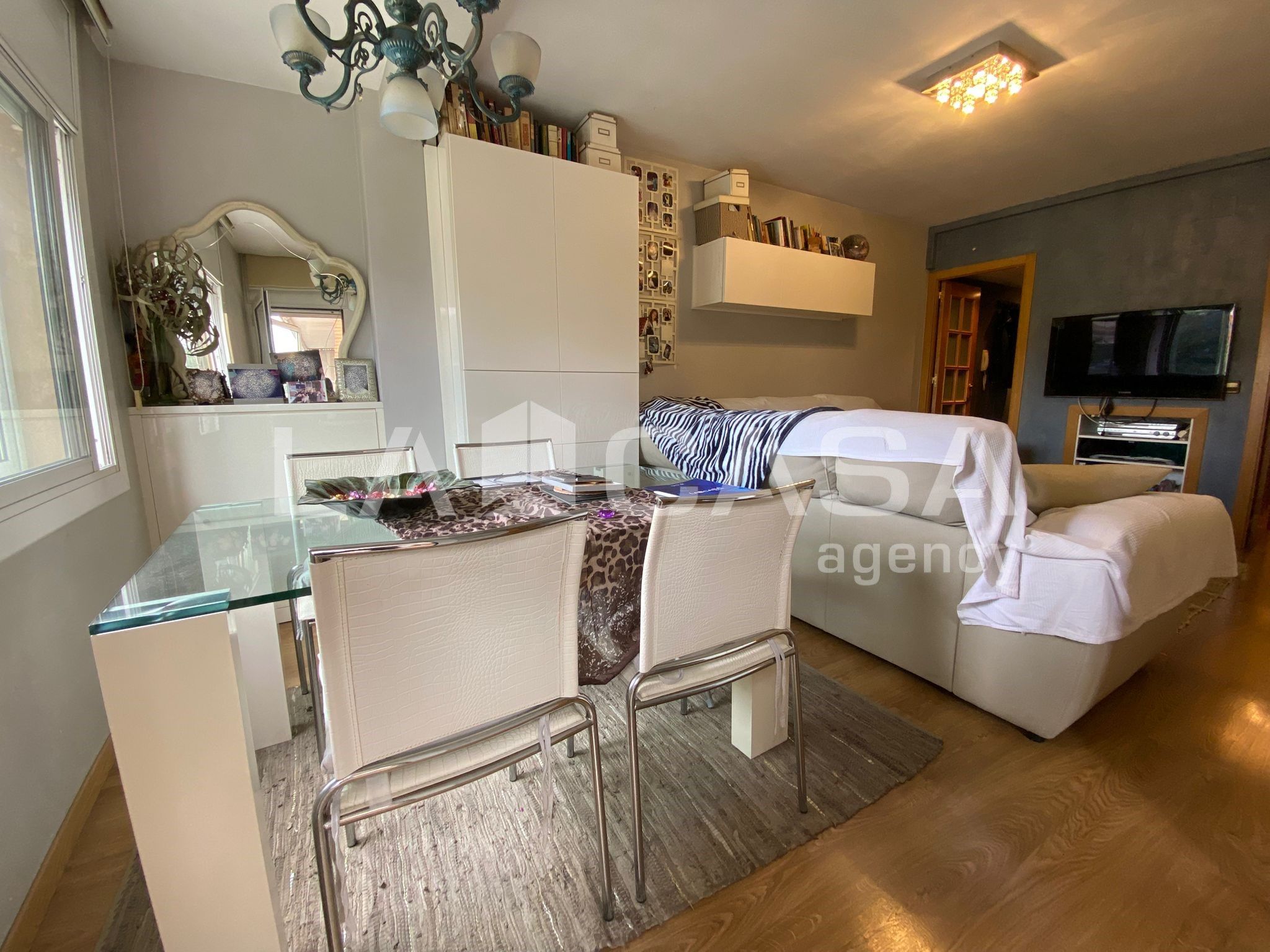 Habitación de Piso en venta en Santa Coloma de Gramenet con Balcón