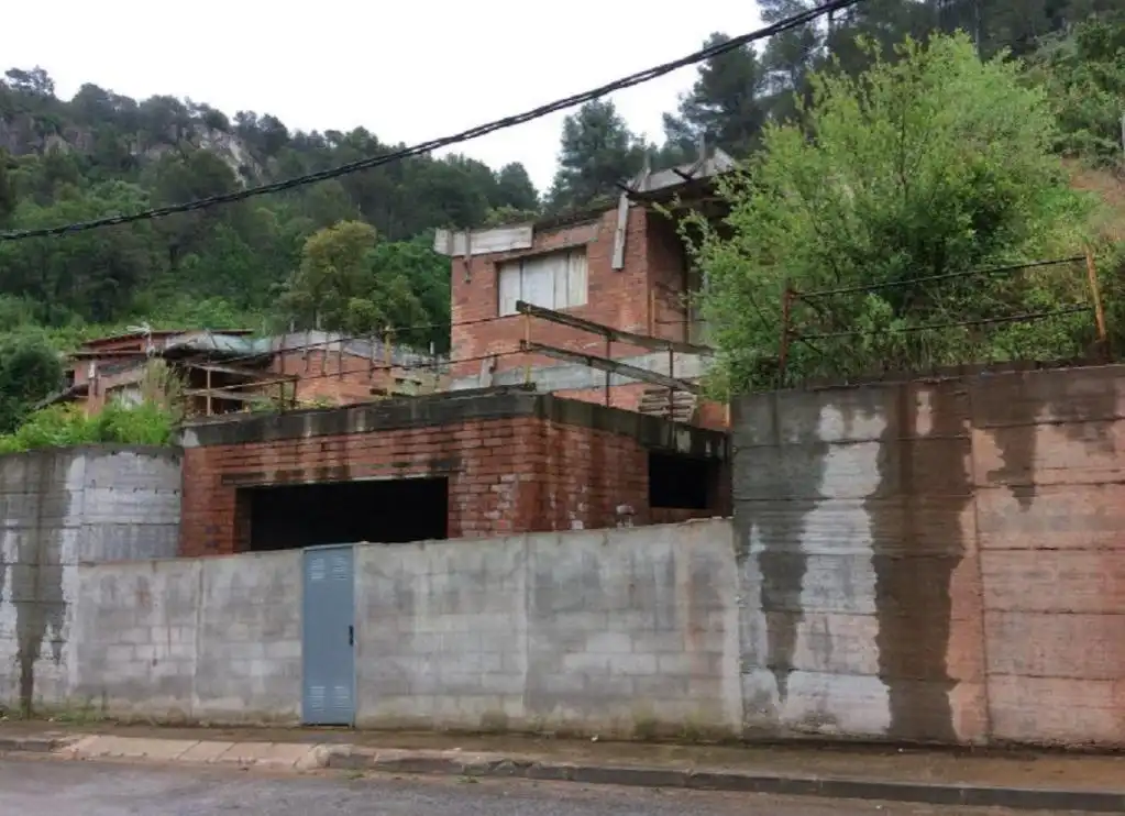 Edifici en venda a C/ De la Fábrica, Corbera de Llobregat