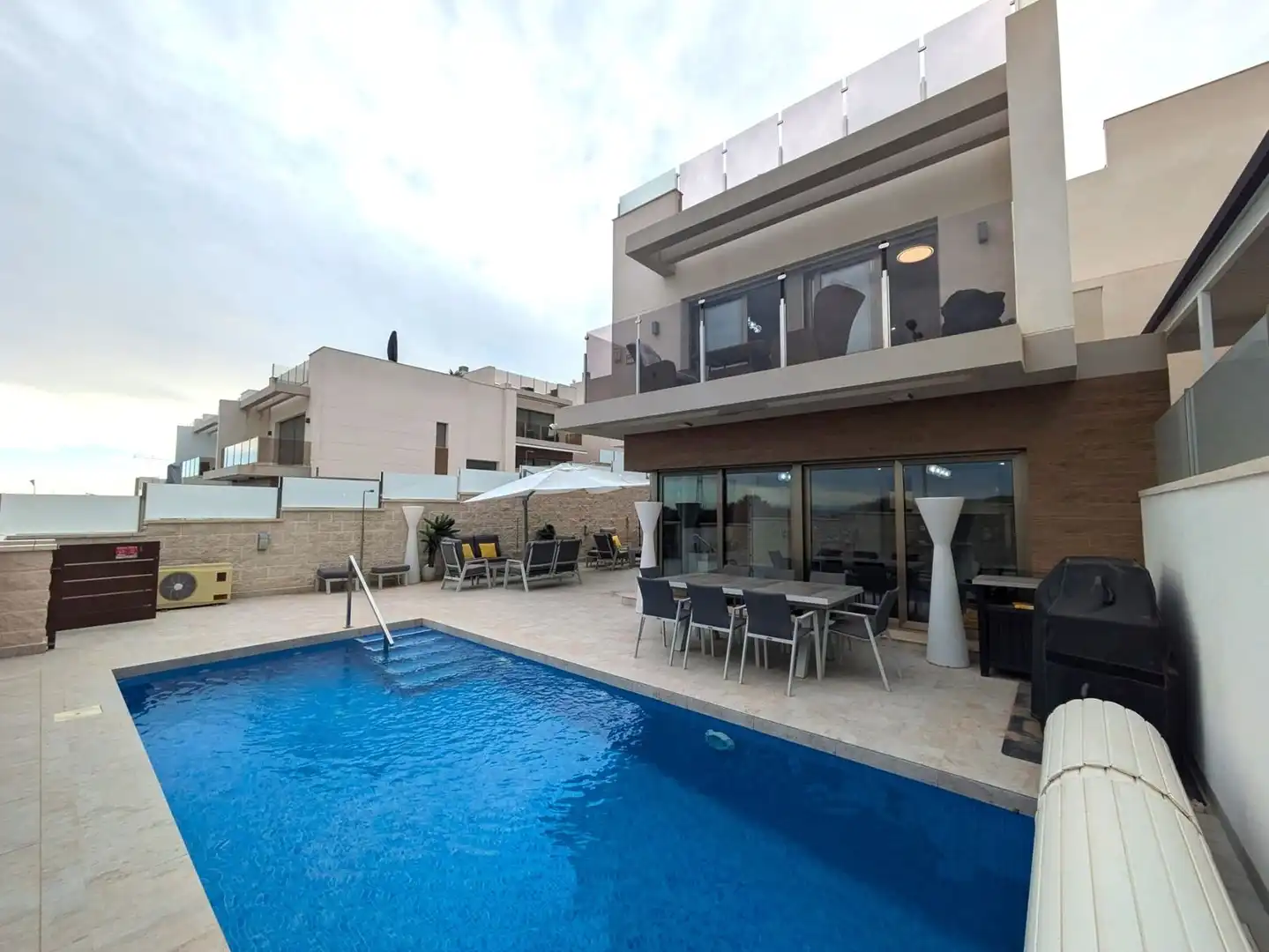 Terrassa de Casa o xalet en venda en Orihuela amb Jardí privat, Terrassa i Piscina