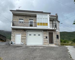Exterior view of House or chalet for sale in Cualedro  with Heating, Private garden and Storage room