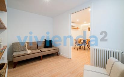 Living room of Flat for sale in  Madrid Capital  with Air Conditioner, Heating and Balcony