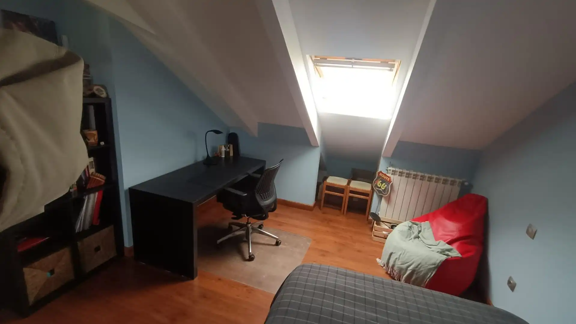 Dormitori de Casa o xalet en venda en Carracedelo amb Calefacció, Jardí privat i Terrassa