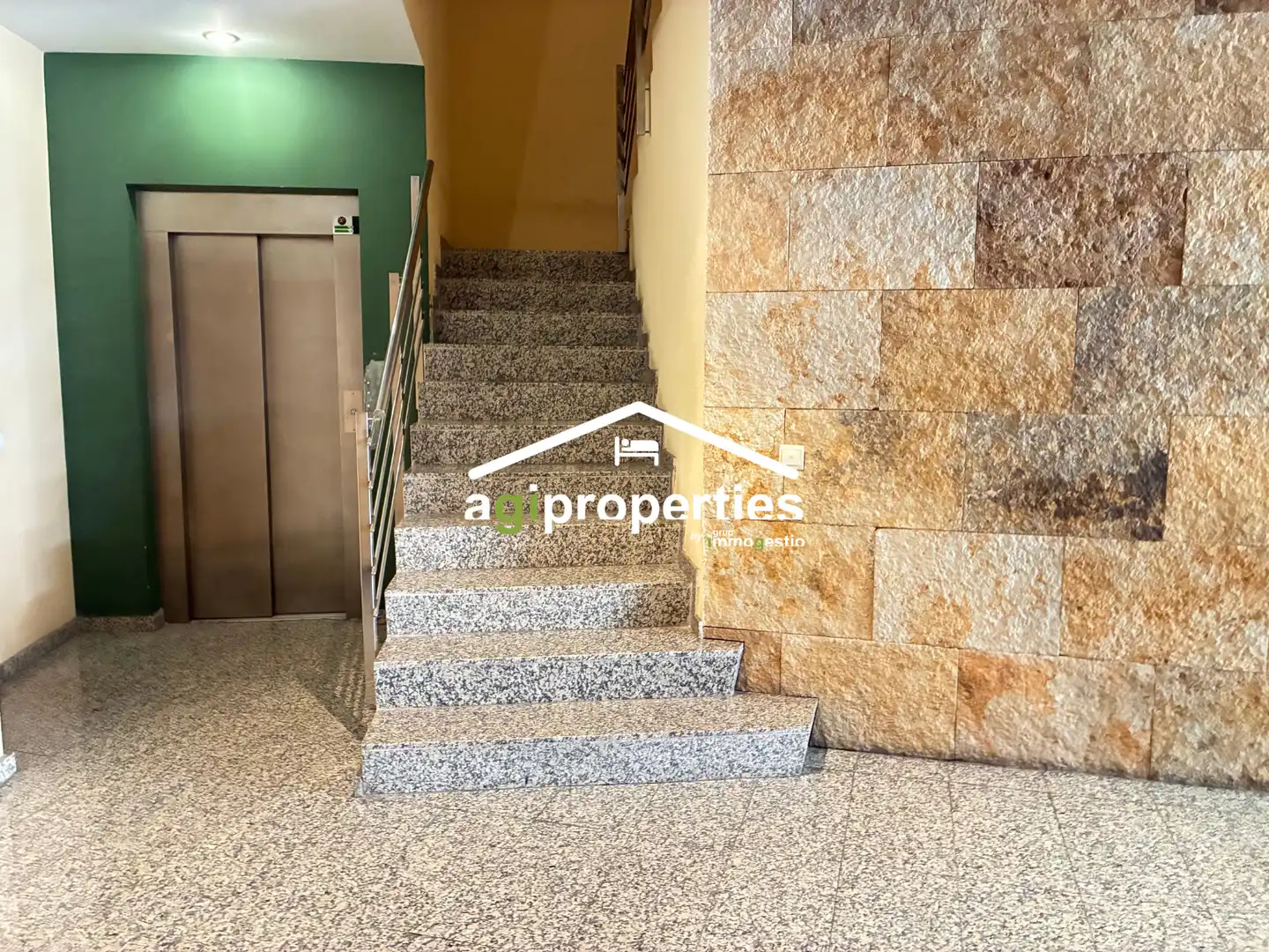 Piso en venta en Roses con Calefacción y Terraza