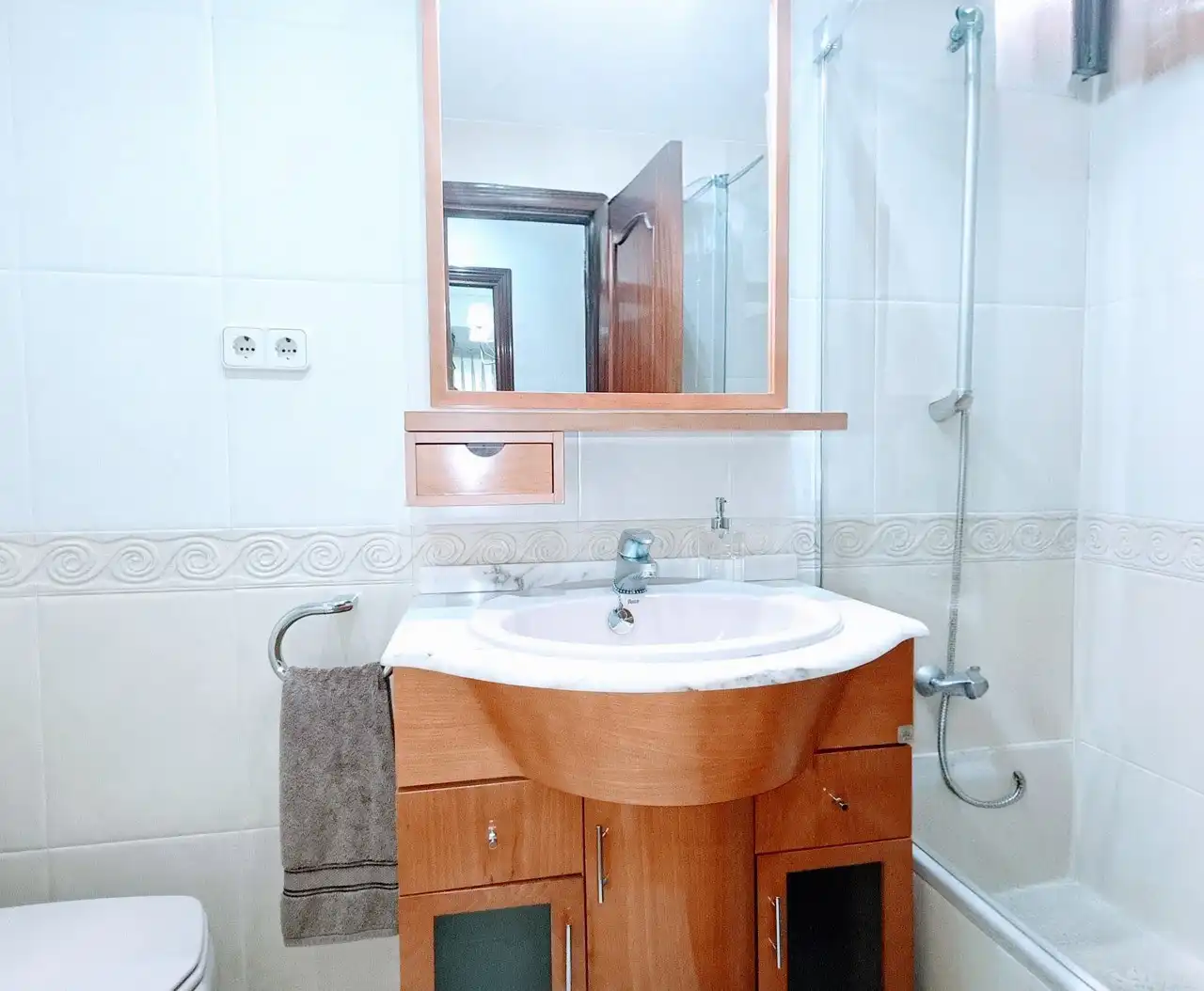 Badezimmer von Wohnung zur Miete in Madrid mit Klimaanlage, Heizung und Parkett