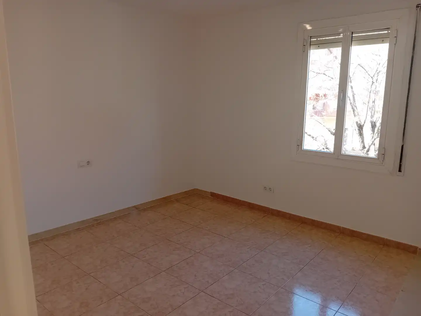 Habitación de Piso en venta en Girona con Calefacción, Terraza y Internet