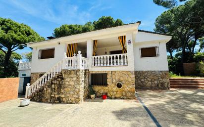 Exterior view of House or chalet for sale in Almorox  with Air Conditioner, Heating and Private garden