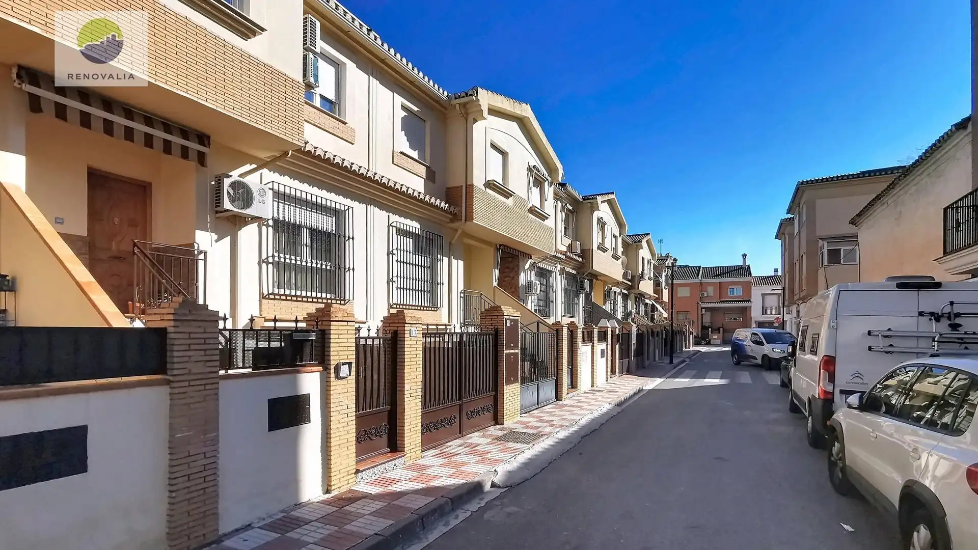 Vista exterior de Casa adosada en venta en Armilla con Calefacción