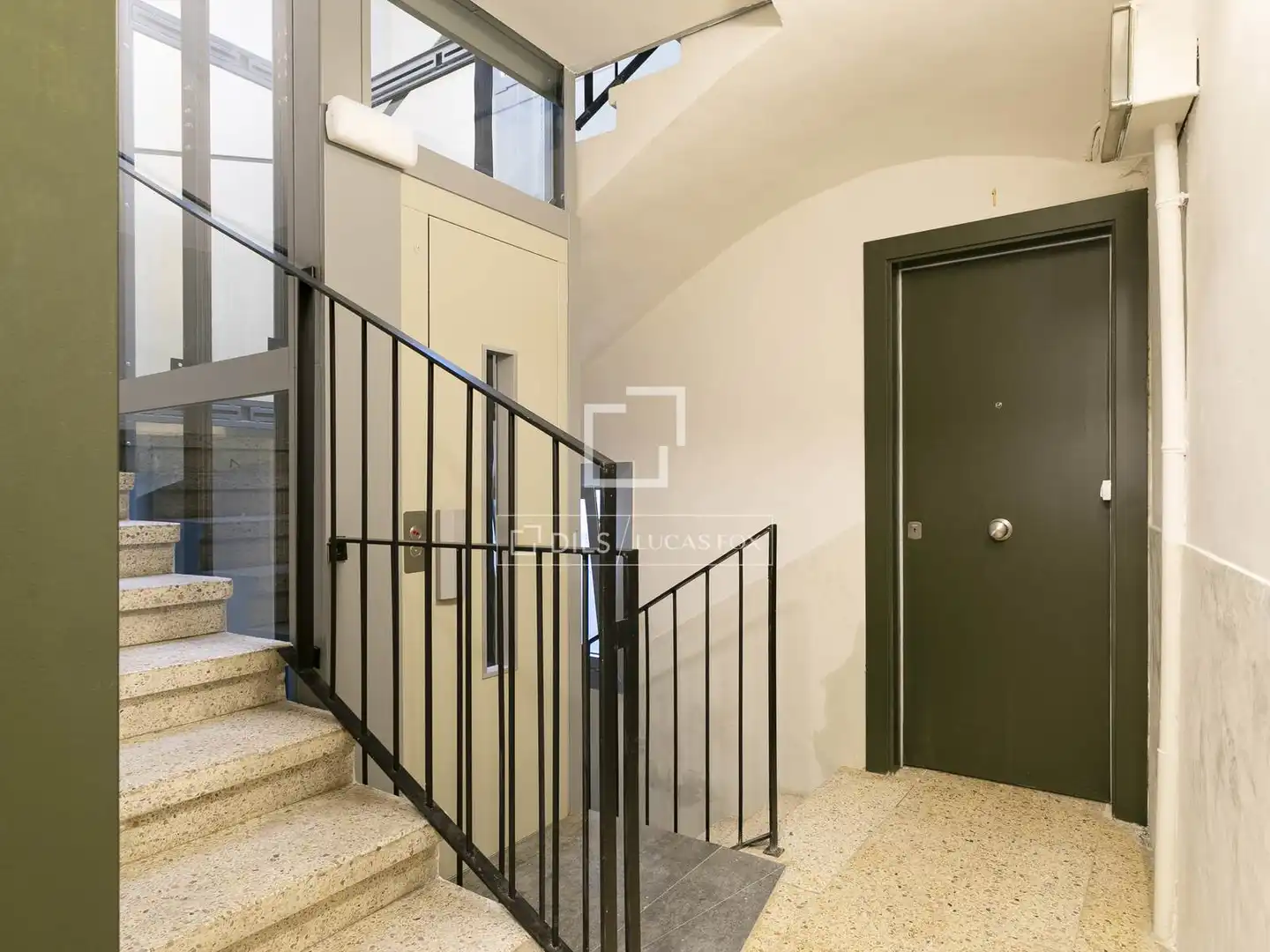 Piso en venta en Barcelona con Aire acondicionado, Terraza y Amueblado