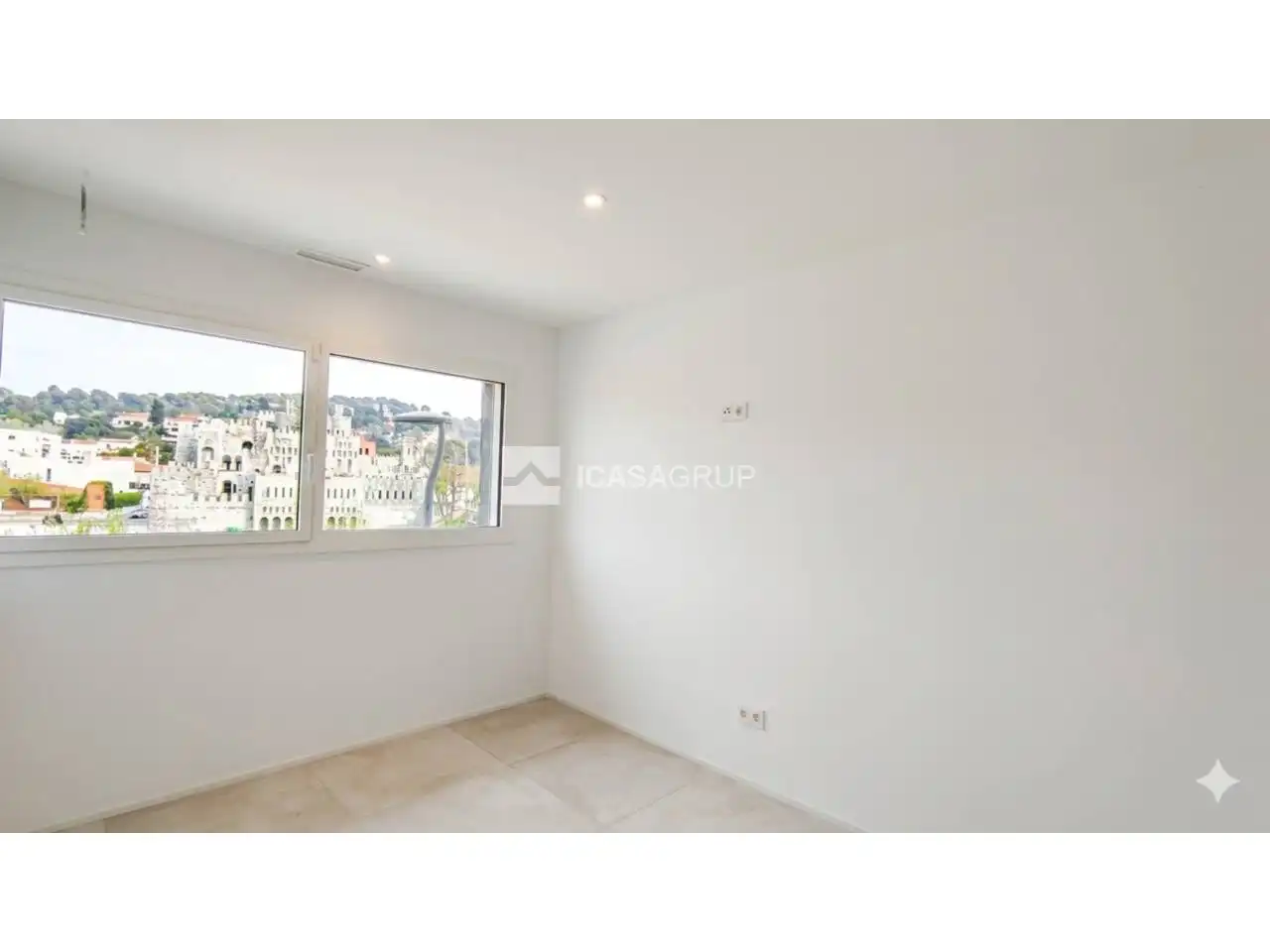 Bedroom of Flat for sale in Terrassa  with Air Conditioner, Heating and Alarm