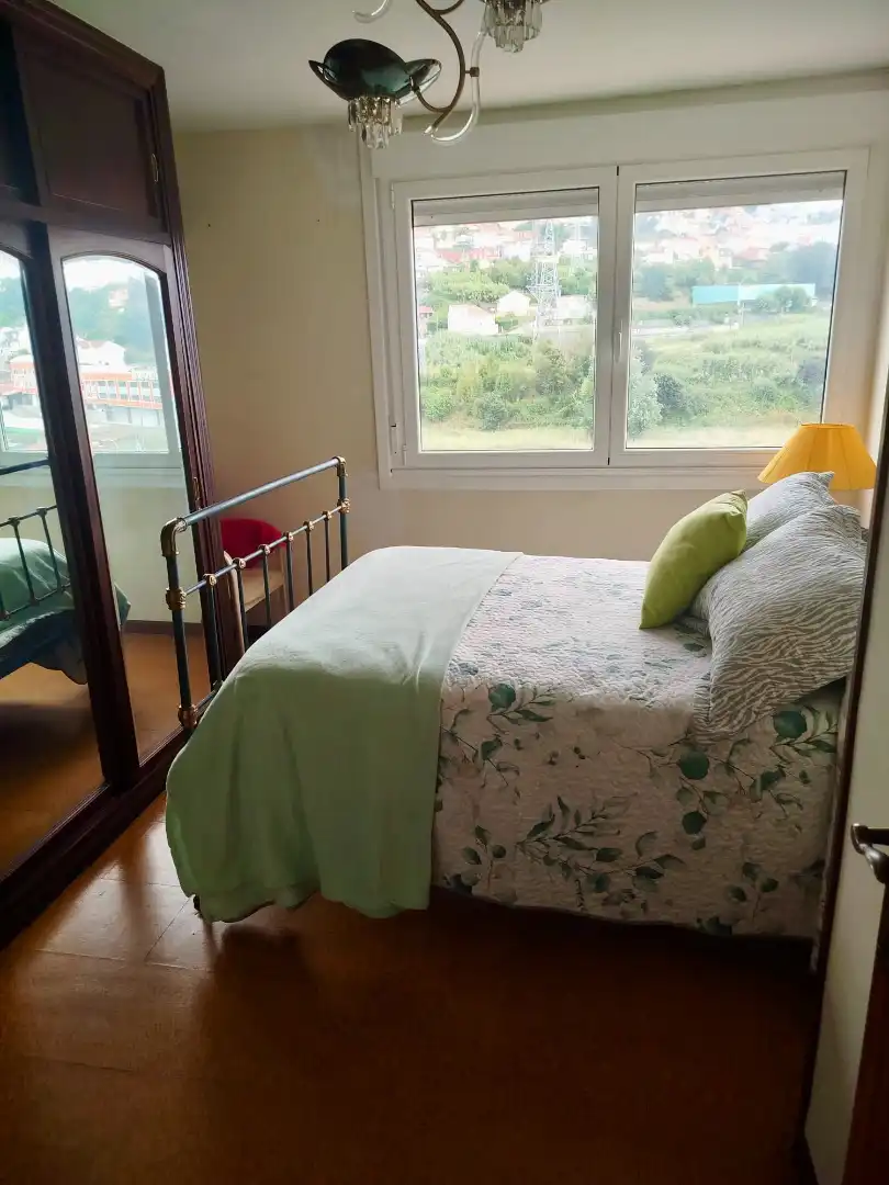 Habitación de Piso de alquiler en Vigo  con Calefacción, Amueblado y Horno