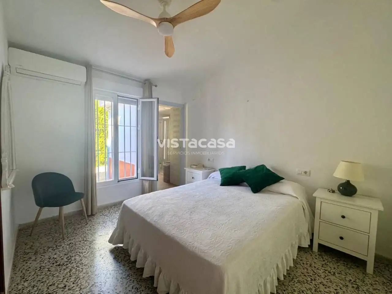 Dormitori de Casa o xalet de lloguer en Carmona amb Aire condicionat, Calefacció i Jardí privat