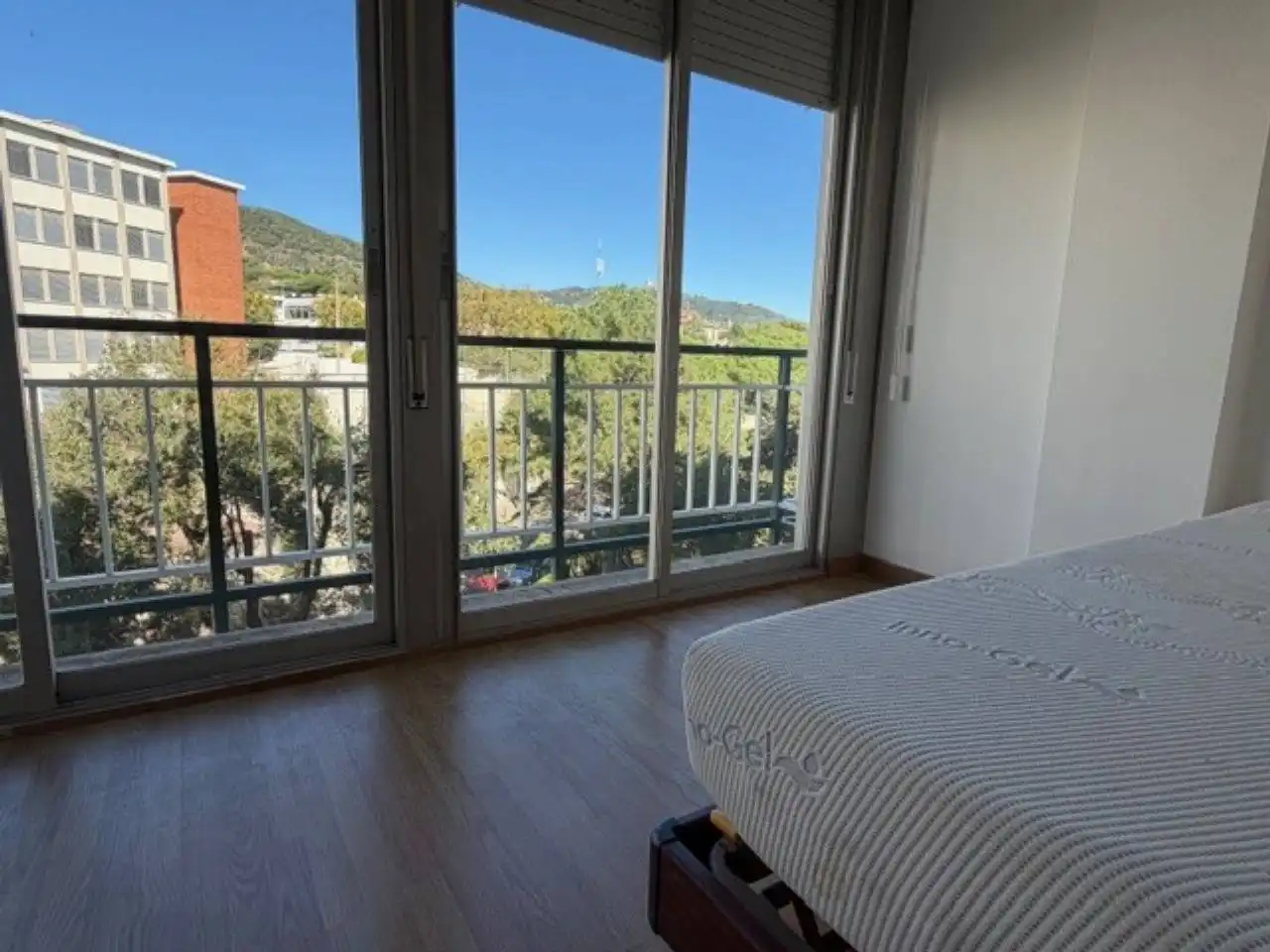 Dormitori de Pis de lloguer en Barcelona amb Aire condicionat, Parquet i Moblat