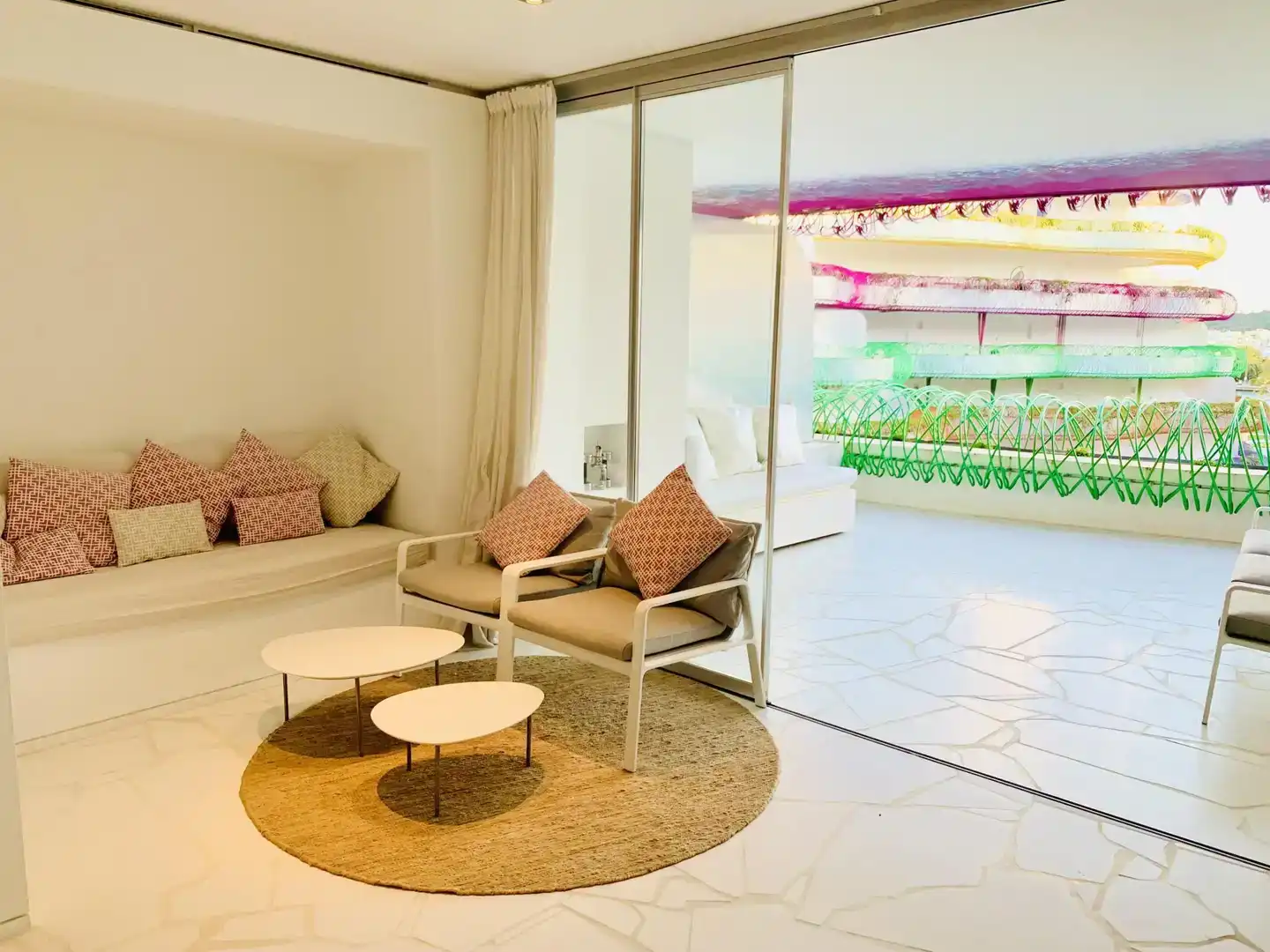 Wohnzimmer von Wohnungen zur Miete in Eivissa mit Klimaanlage, Schwimmbad und Balkon