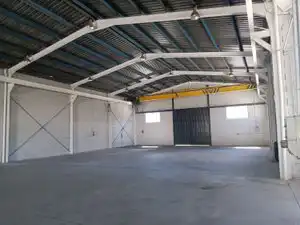 Nau industrial de lloguer a Zona de la Vega