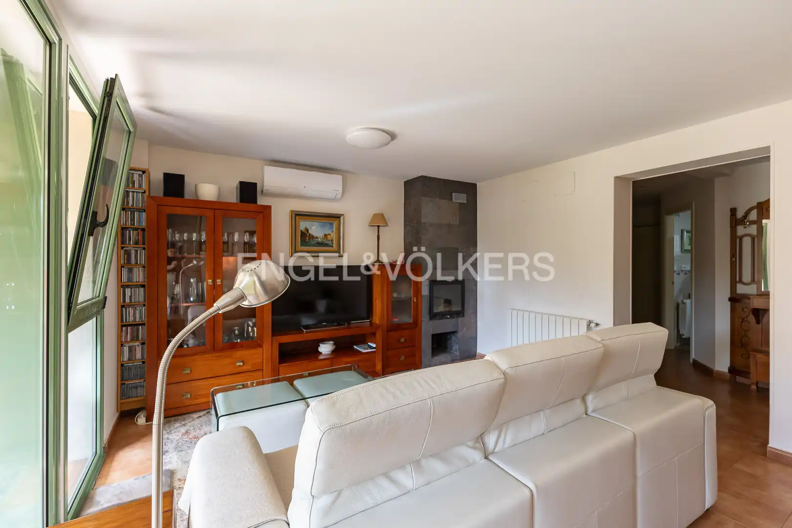 Living room of Detached homes for sale in Madrid  with Air Conditioner, Heating and Private garden