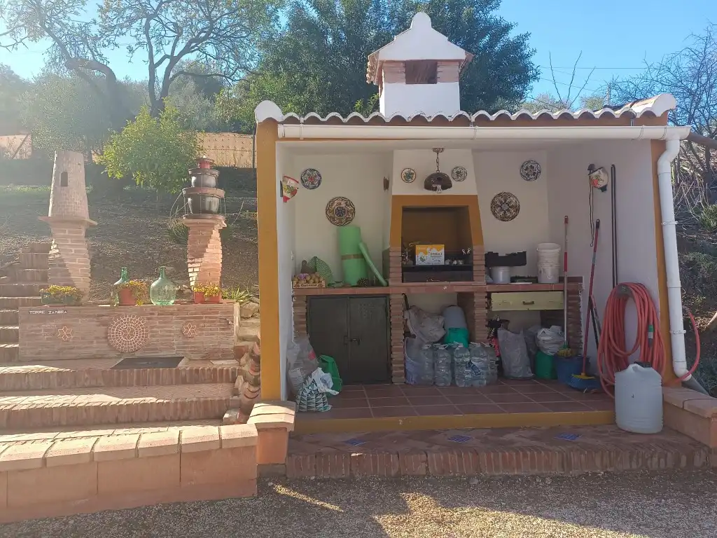 Garten von Country house zum Verkauf in Casabermeja mit Privatgarten, Schwimmbad und Möbliert