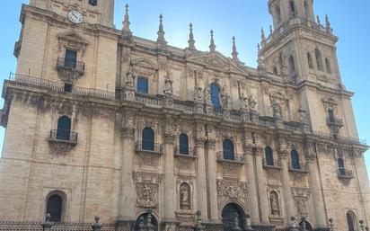 Vista exterior de Pis en venda en  Jaén Capital amb Aire condicionat i Balcó