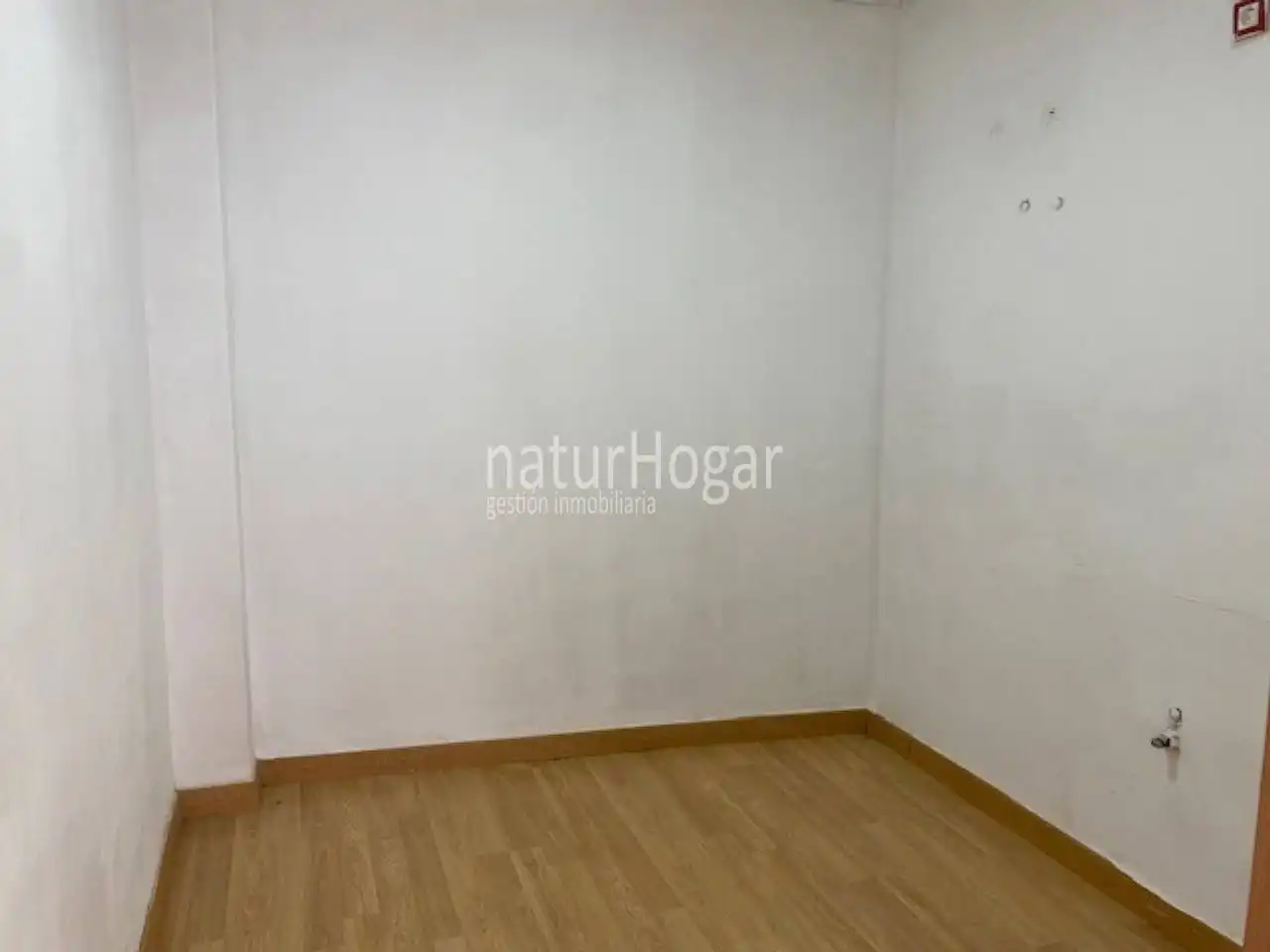 Local comercial en alquiler en Calle 6, imagen 4