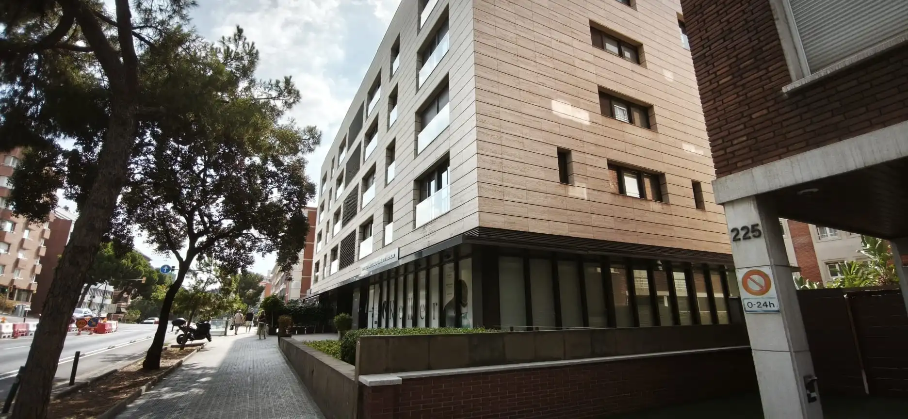 Außenansicht von Geschaftsraum zur Miete in Barcelona mit Klimaanlage, Heizung und Alarm