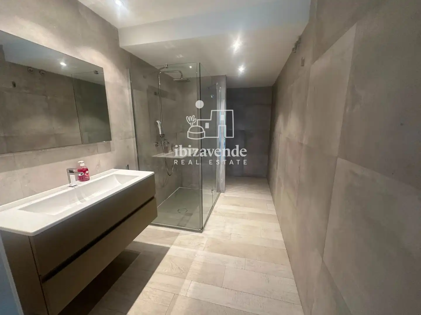 Bathroom of Flat for rent in Eivissa  with Air Conditioner, Terrace and Swimming Pool
