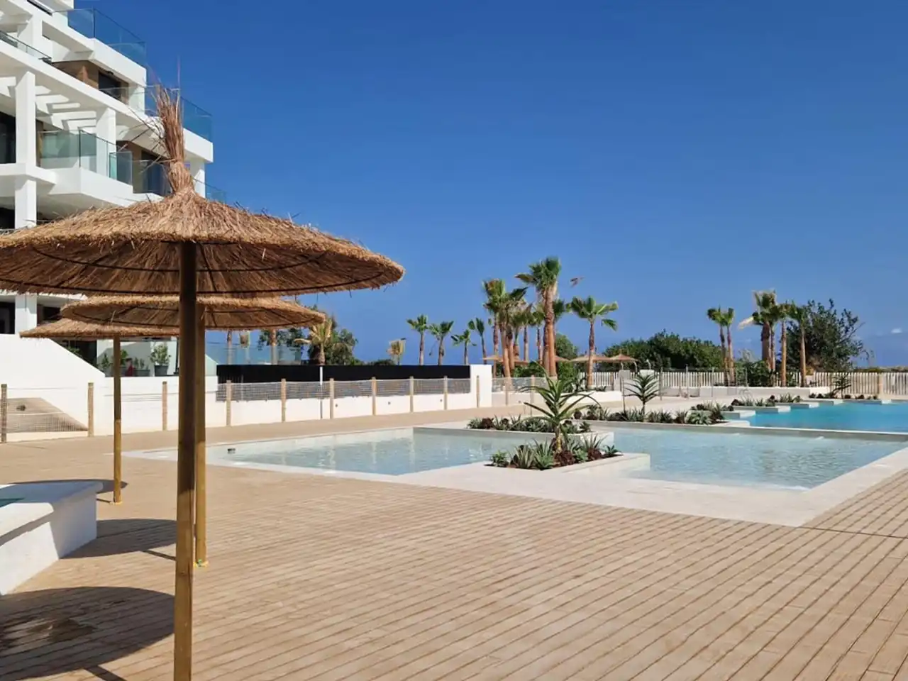 Appartement compact avec piscine à vendre à Las Marinas / Les Marines
