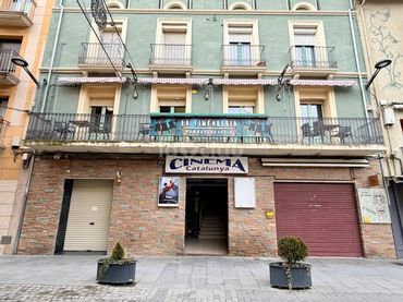 Locale commerciale in affitto a Calle Mayor