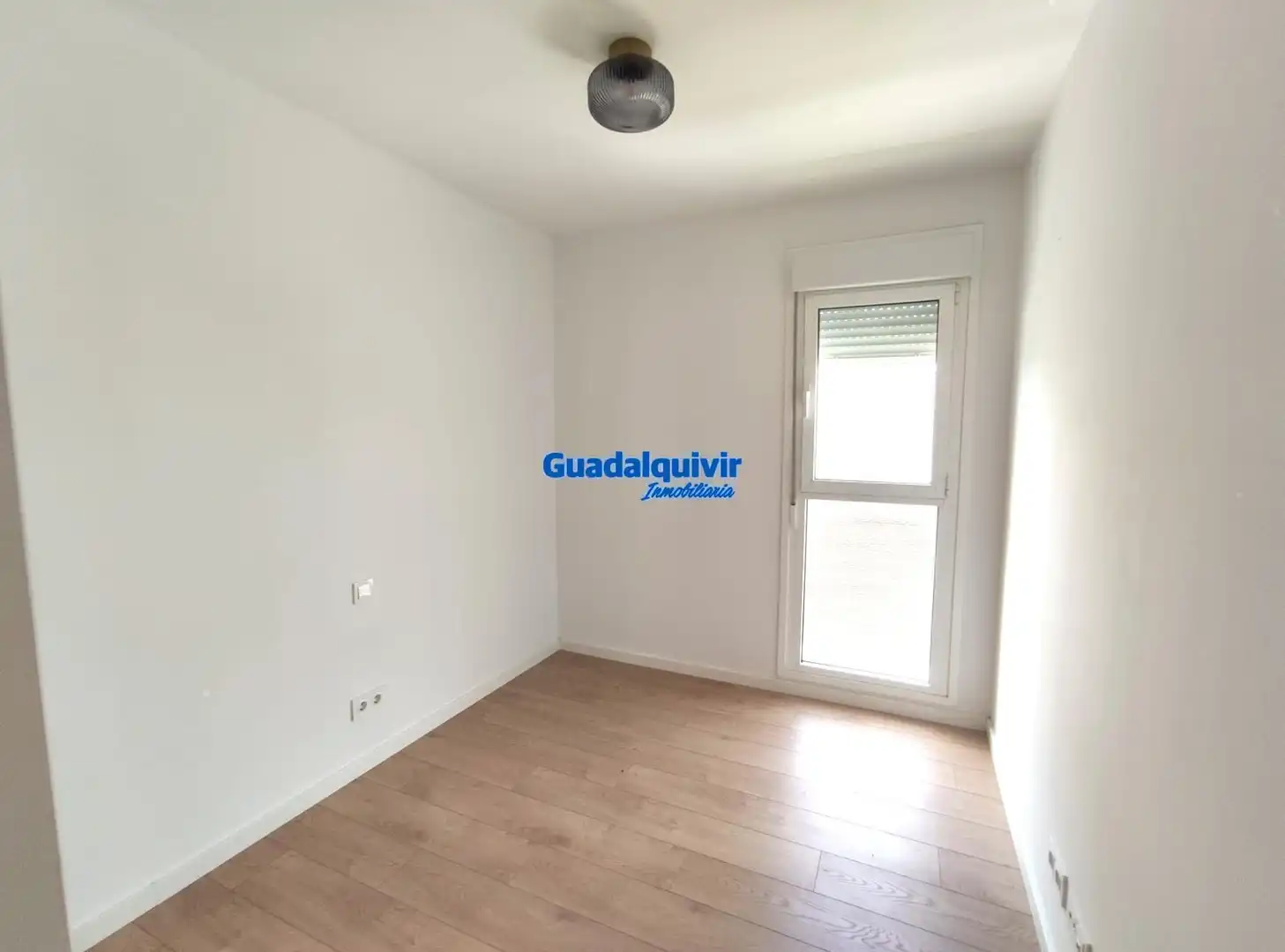 Bedroom of Flat for rent in Camas  with Air Conditioner, Private garden and Terrace