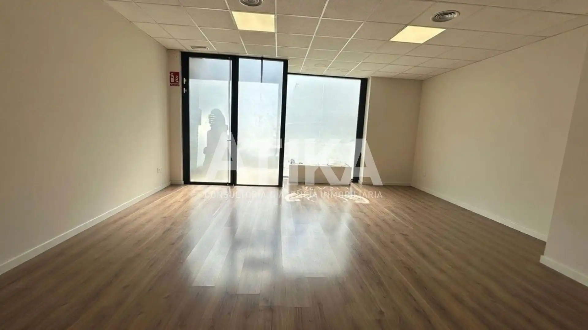 Business premises to rent in Sant Josep - Zona Hospital, imagen 2