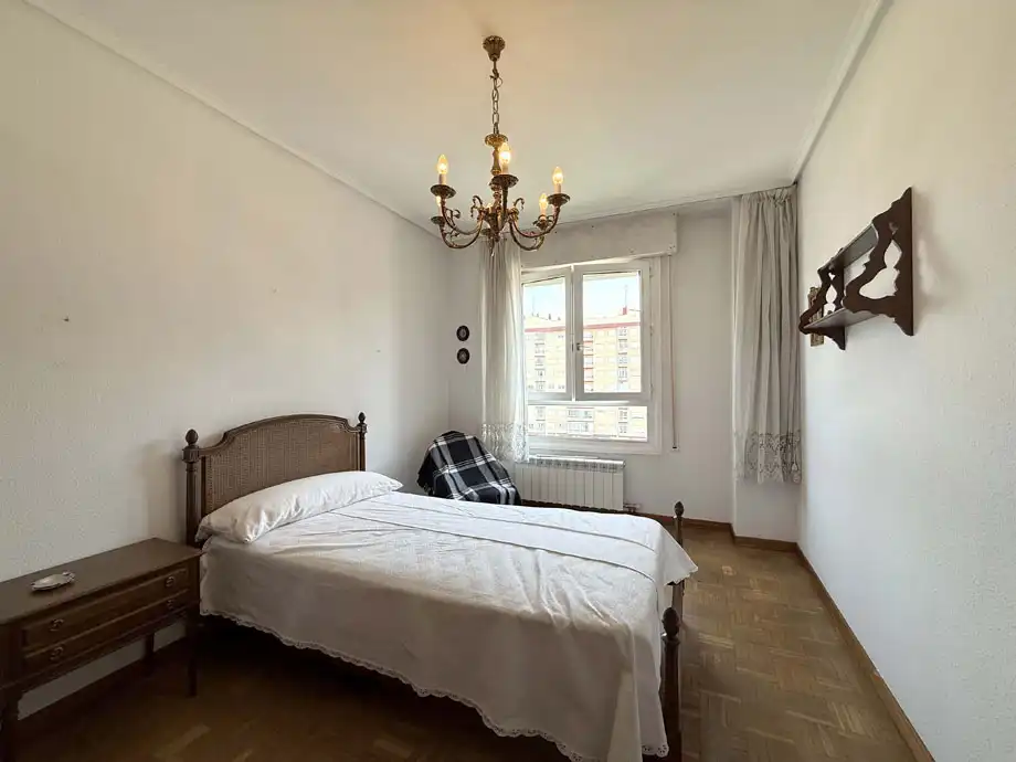 Habitación de Piso en venta en Vitoria - Gasteiz con Calefacción, Parquet y Trastero