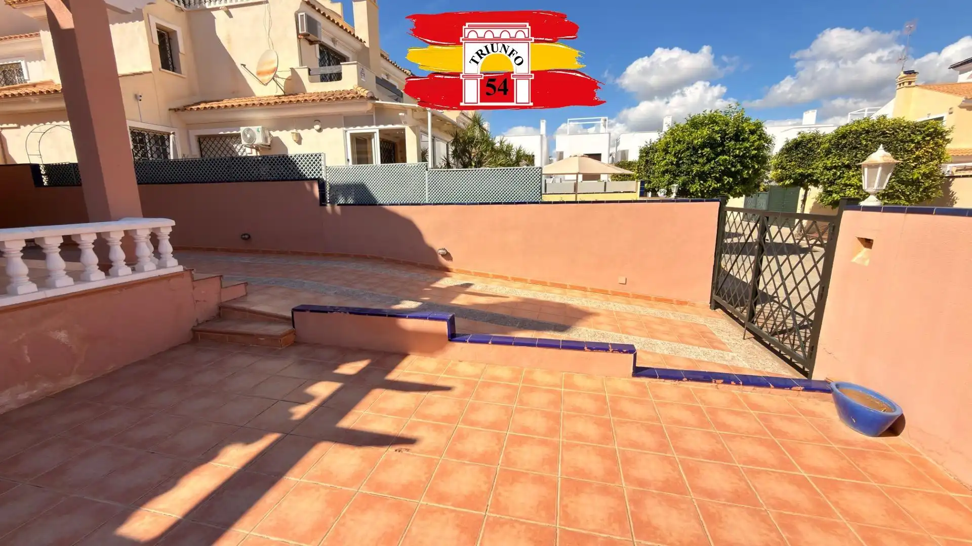 Terraza de Casa adosada en venta en Pilar de la Horadada con Aire acondicionado, Jardín privado y Amueblado