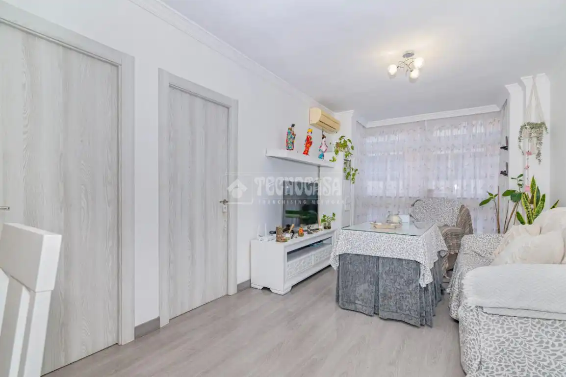Bedroom of Flat for sale in Loja  with Air Conditioner, Parquet flooring and Balcony