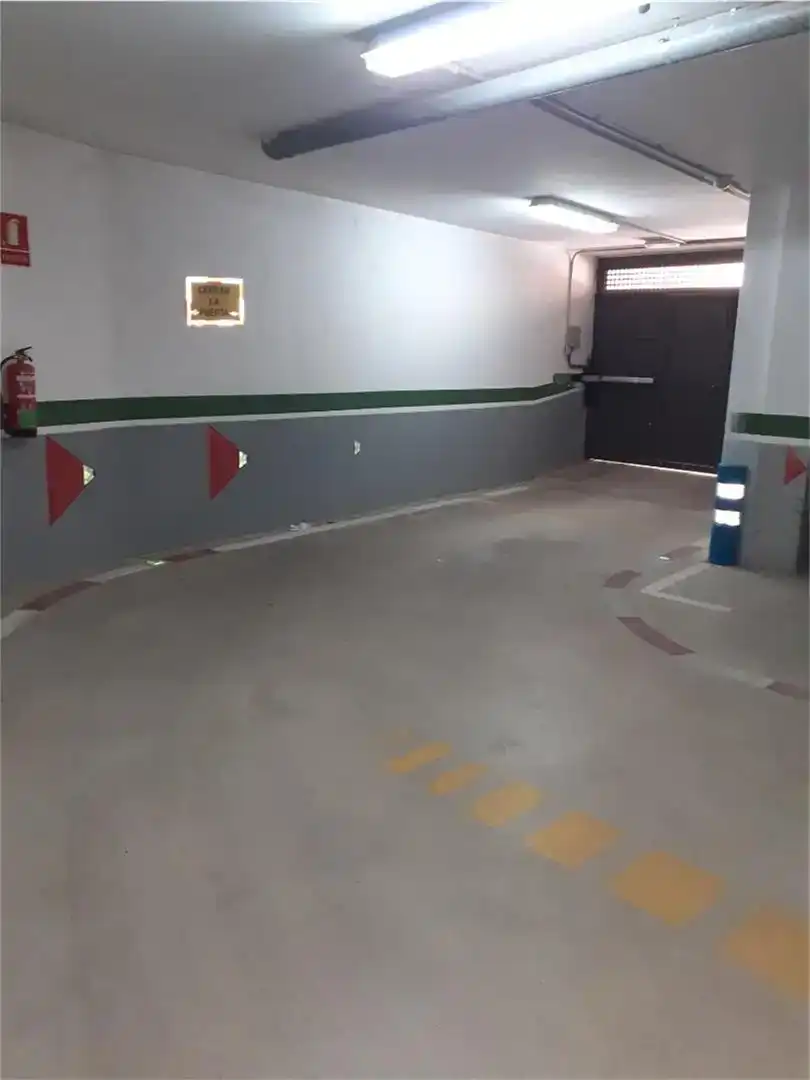 Parkplatz von Garage zum Verkauf in Benalúa