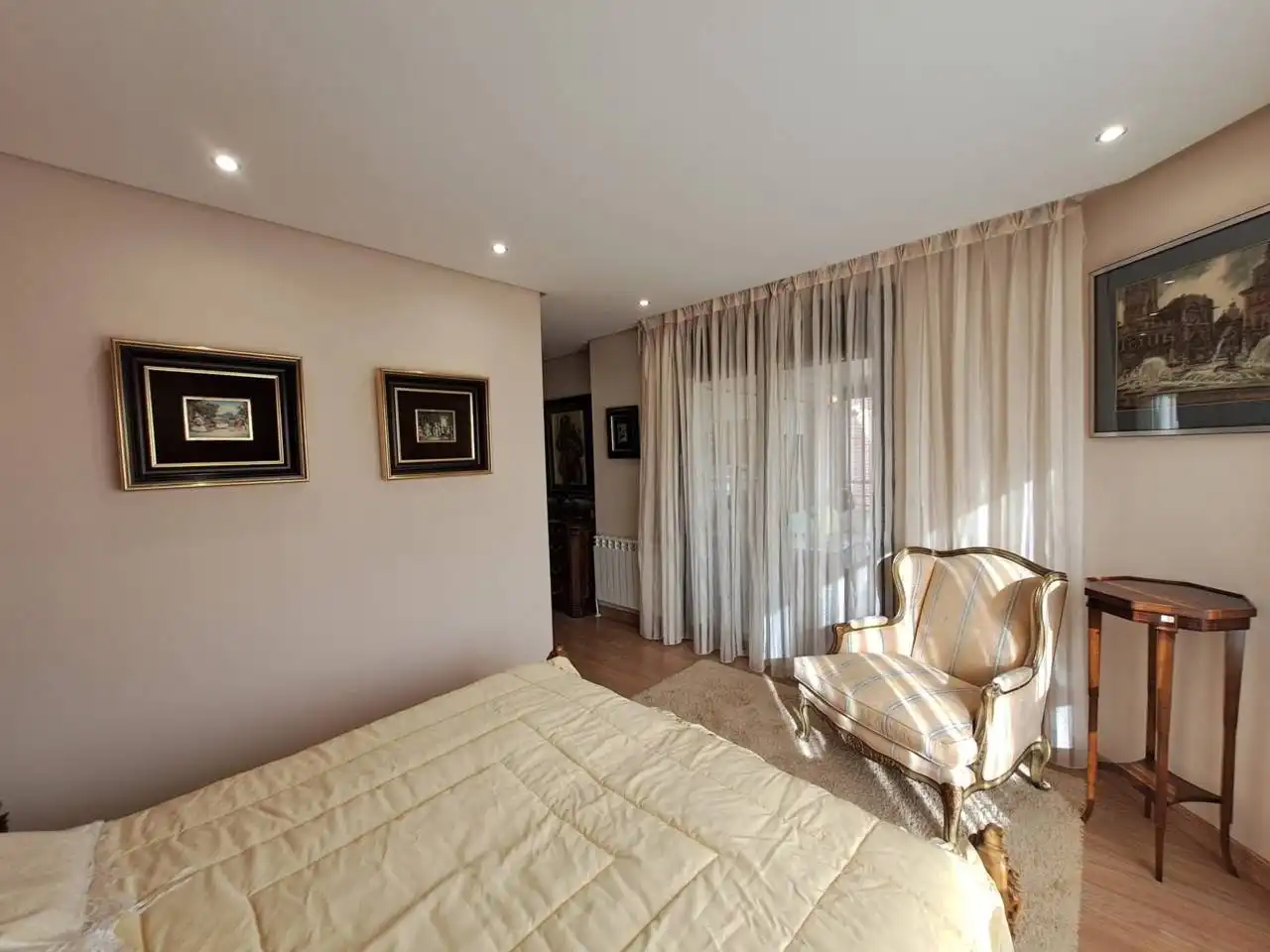 Habitación de Casa adosada en venta en Castrillo del Val con Calefacción, Jardín privado y Parquet