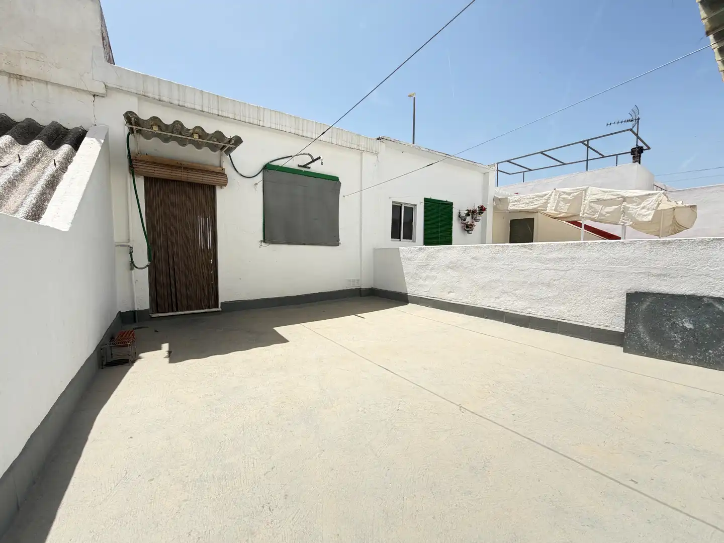 Vista exterior de Piso en venta en Carlet con Terraza, Trastero y Amueblado