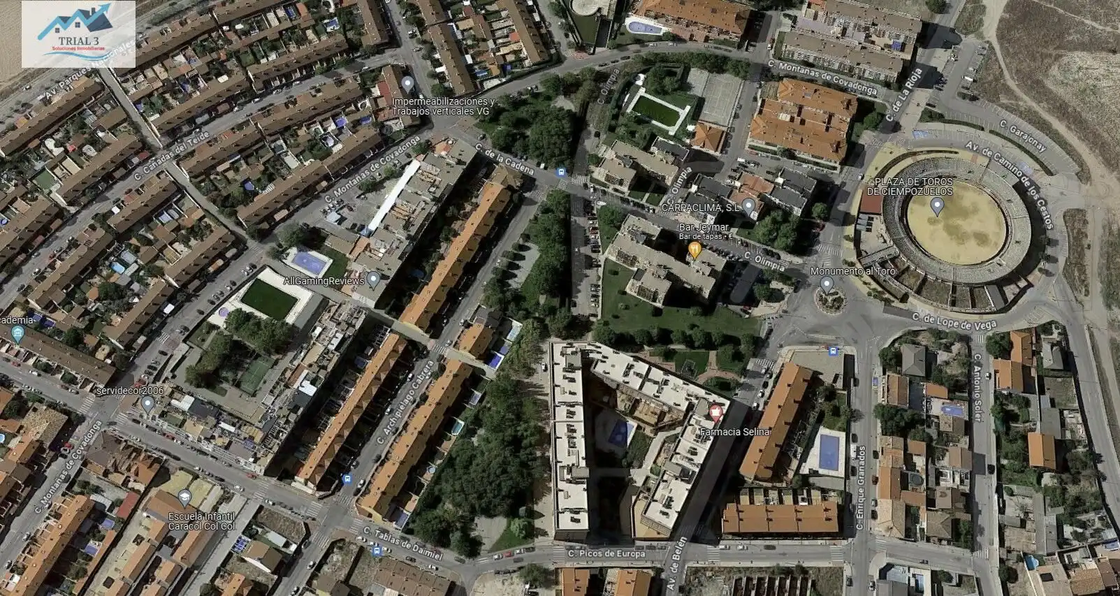 Vista exterior de Casa adosada en venda en Ciempozuelos amb Jardí privat