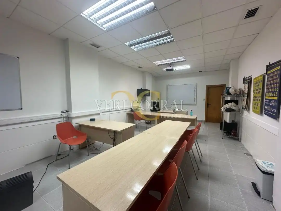 Commercial properties for rent in Oviedo   with Air Conditioner