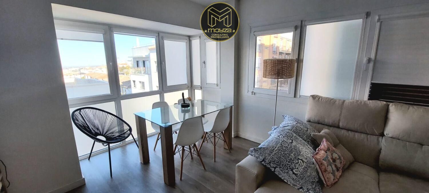 Vista exterior de Piso en venta en  Jaén Capital con Aire acondicionado, Calefacción y Trastero