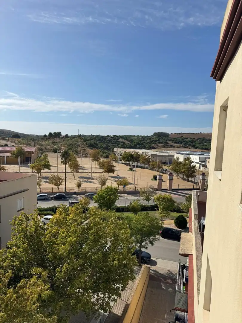 Vista exterior de Pis en venda en Medina Sidonia amb Traster i Moblat