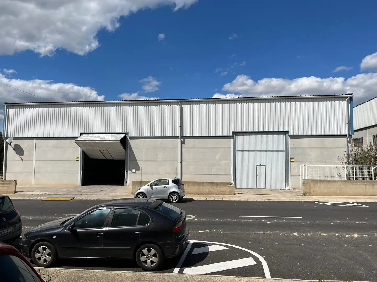 Vista exterior de Nave industrial en venta en Sant Joanet