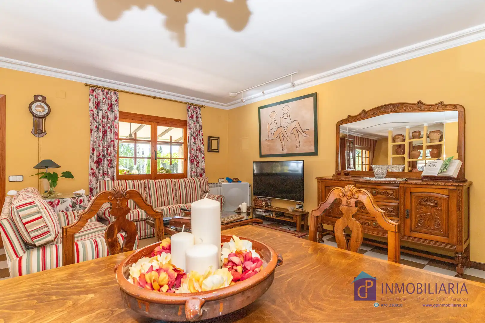 Sala de estar de Casa o chalet en venta en Quinto con Aire acondicionado, Calefacción y Jardín privado