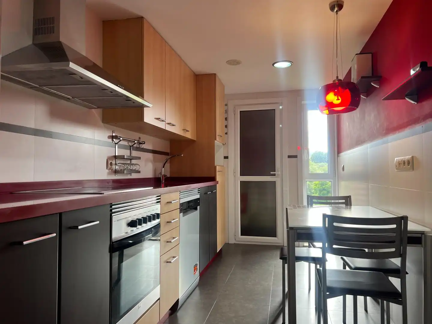 Küche von Wohnung zur Miete in Cambre  mit Heizung, Abstellraum und Möbliert