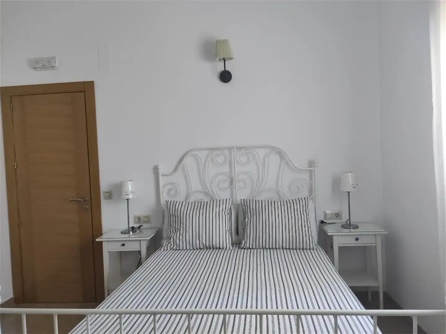 Schlafzimmer von Country house zur Miete in Pinet mit Klimaanlage und Balkon