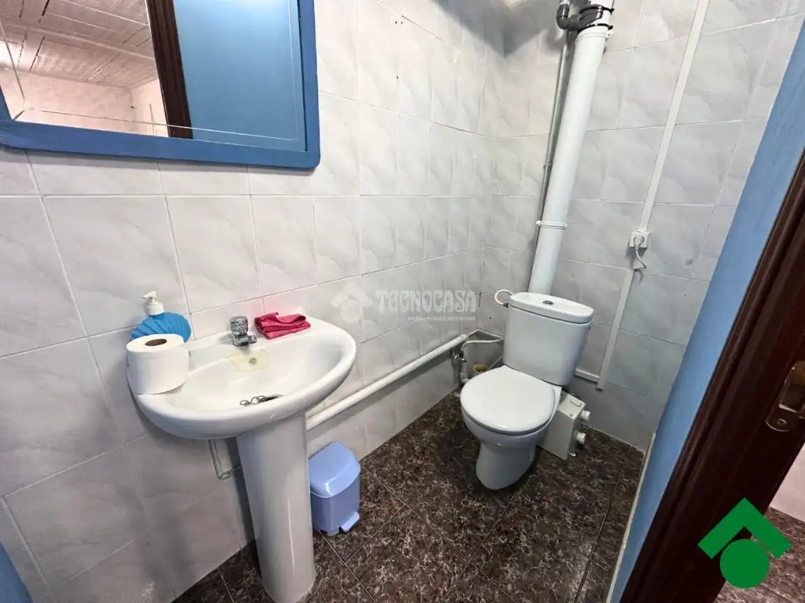 Bathroom of Houses for sale in Álora, Málaga