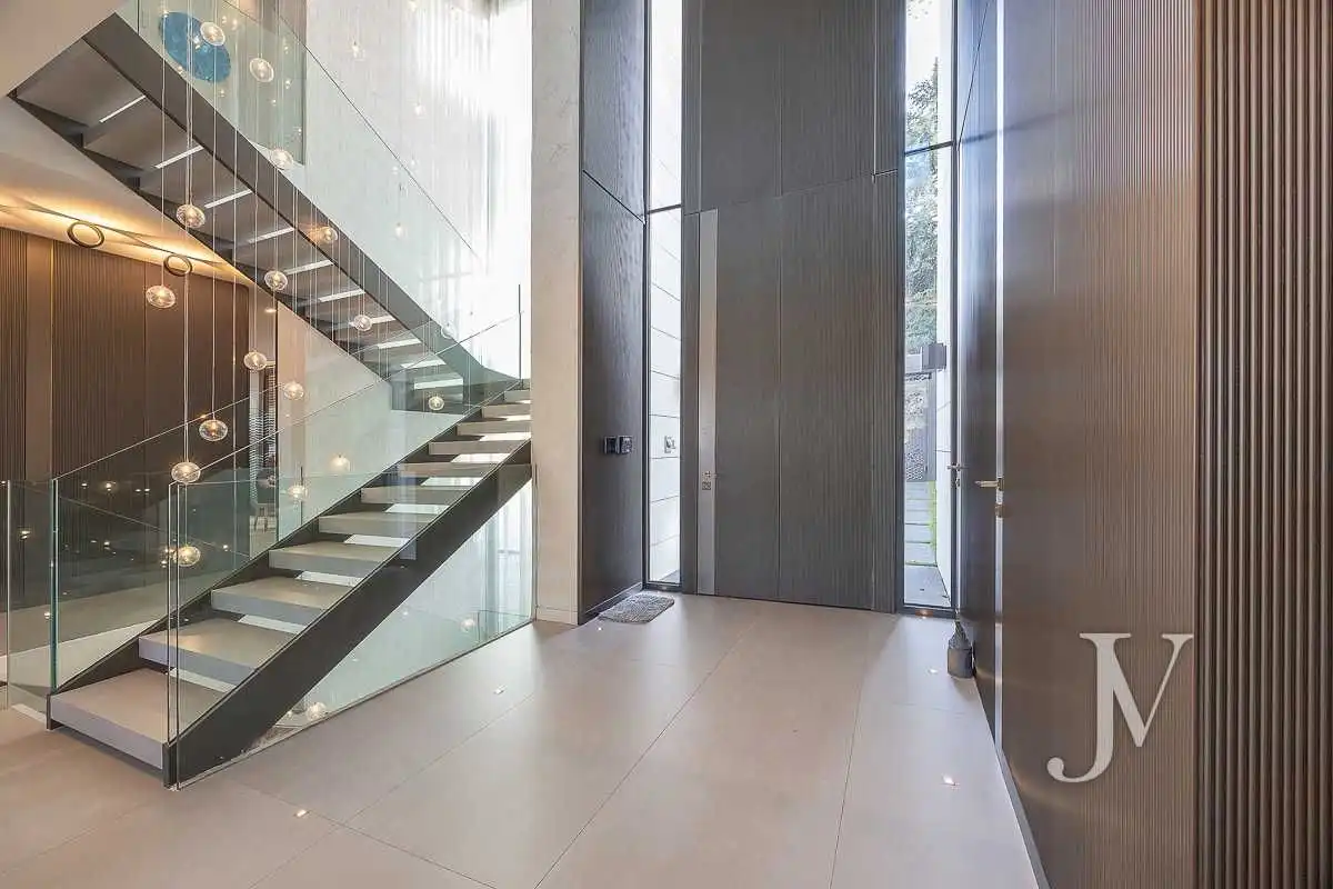 Houses for sale in Madrid  with Air Conditioner, Heating and Private garden