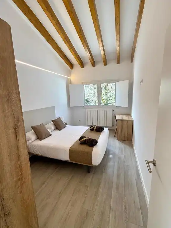 Schlafzimmer von Erdgeschoss zur Miete in Santa María de Cayón mit Heizung, Terrasse und Möbliert