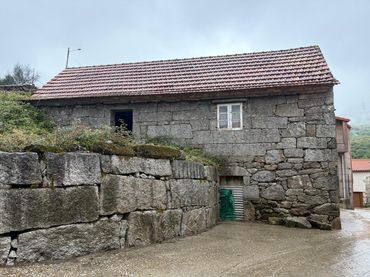 Casa aparellada amb jardí en venda a Lugar a Franqueira